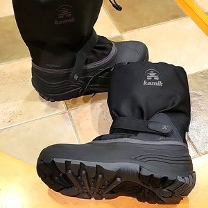 KAMIK Boys winter boots.  Very warm!